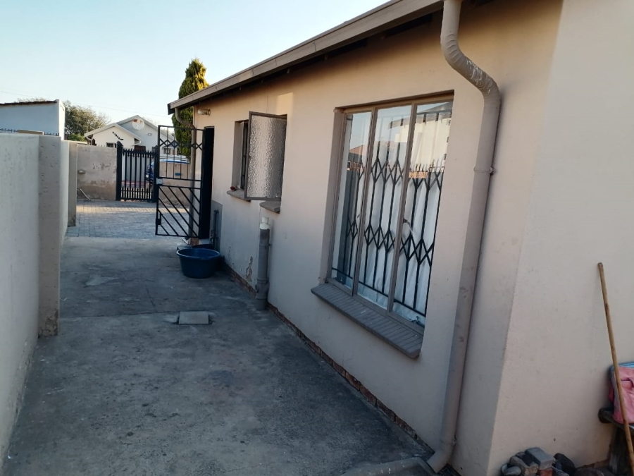 To Let 2 Bedroom Property for Rent in Mabopane Unit X North West